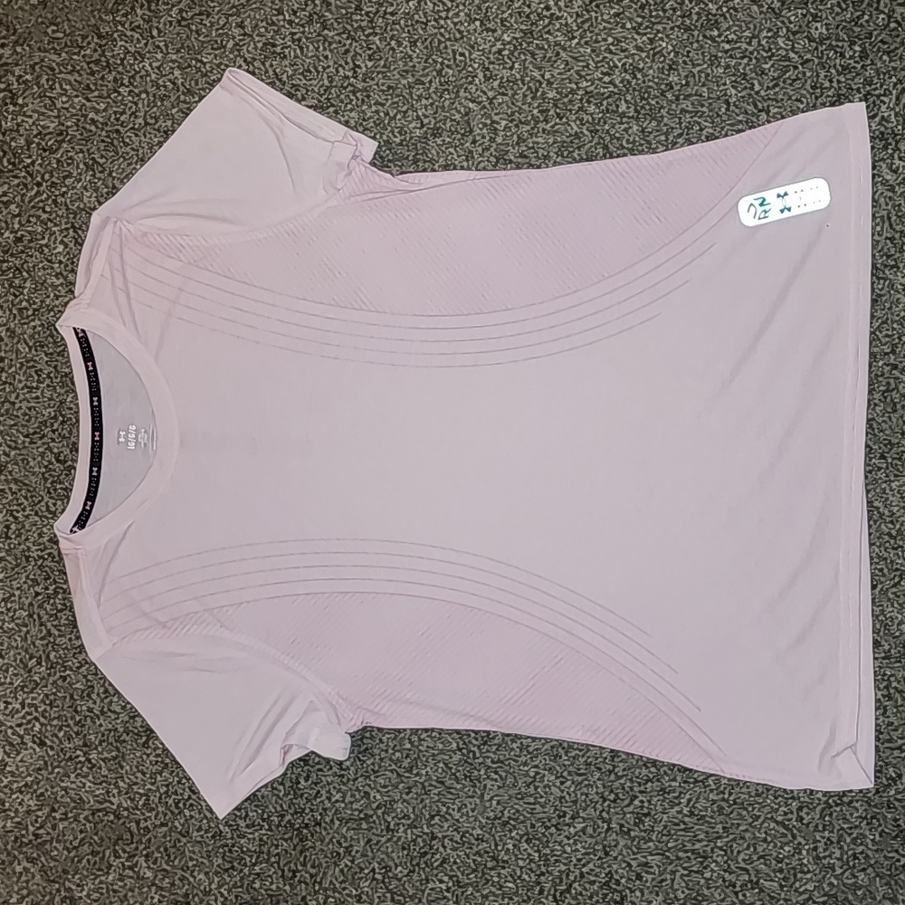Under Armour fitted Run pink short sleeve top size large reflector on back